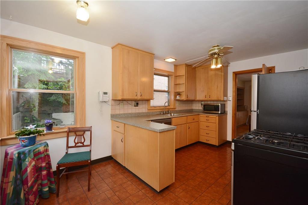 6651 Landview Road Pittsburgh, PA 15217 - Photo 9 of 19 Plenty of space for casual dining