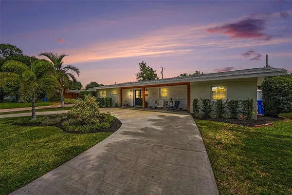 $609,900 | 6825 11th Avenue North, St. Petersburg, FL 33710