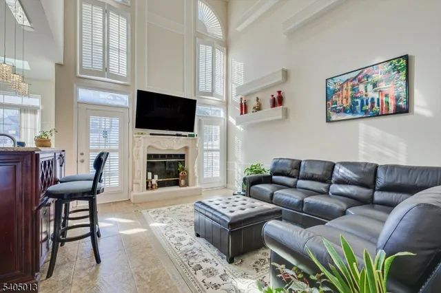 $799,000 | 9 Magellan Way, Franklin Park, NJ 08823