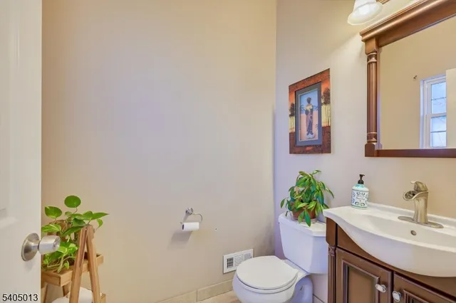 $799,000 | 9 Magellan Way, Franklin Park, NJ 08823