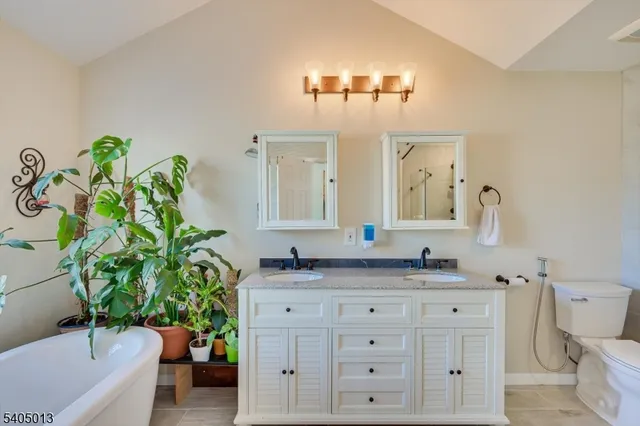 $799,000 | 9 Magellan Way, Franklin Park, NJ 08823