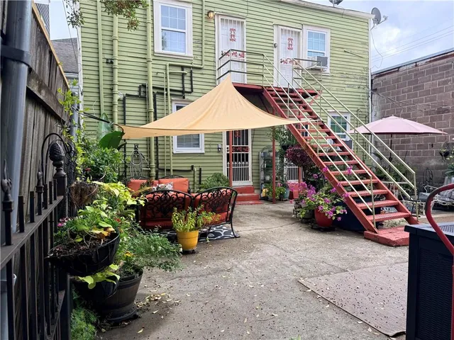 $1,100 | 1380 Magazine Street, Unit 2A, New Orleans, LA 70130