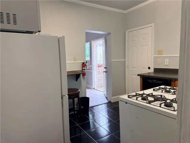 $1,100 | 1380 Magazine Street, Unit 2A, New Orleans, LA 70130