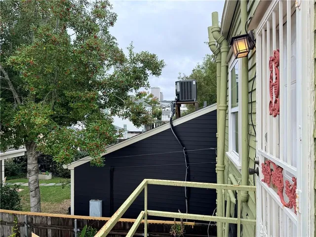 $1,100 | 1380 Magazine Street, Unit 2A, New Orleans, LA 70130
