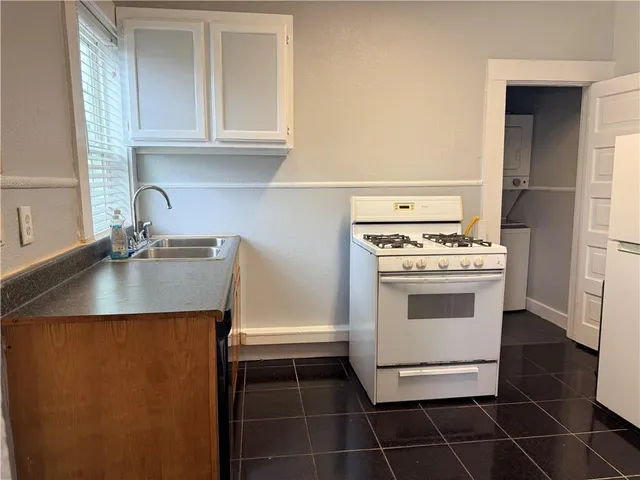 $1,100 | 1380 Magazine Street, Unit 2A, New Orleans, LA 70130