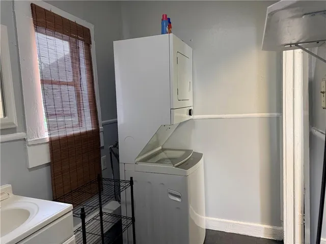 $1,100 | 1380 Magazine Street, Unit 2A, New Orleans, LA 70130