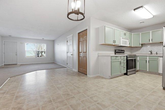 300 Cedar Street, Unit 15 Baldwin, WI 54002 - Photo 8 of 18