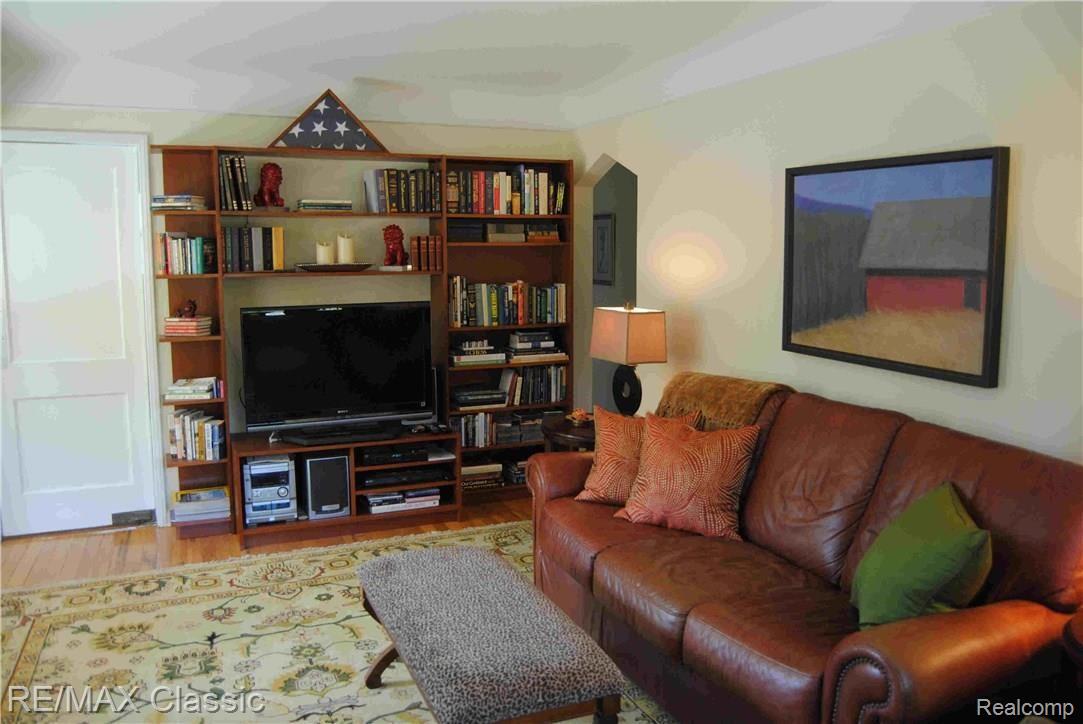 2175 Harvard Road Berkley, MI 48072 - Photo 44 of 52 Living Room 2.jpg