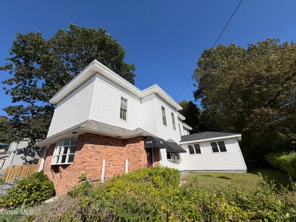 $3,500 | Undisclosed Address, Gloversville, NY 12078