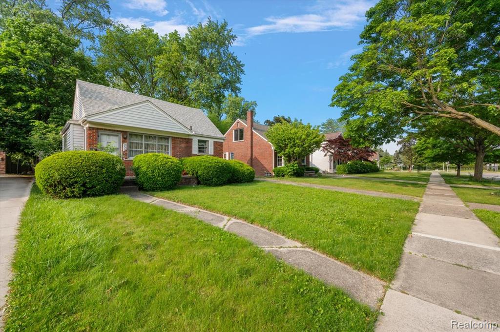 2829 Dorchester Road Birmingham, MI 48009 - Photo 18 of 23 Gallery Image 18