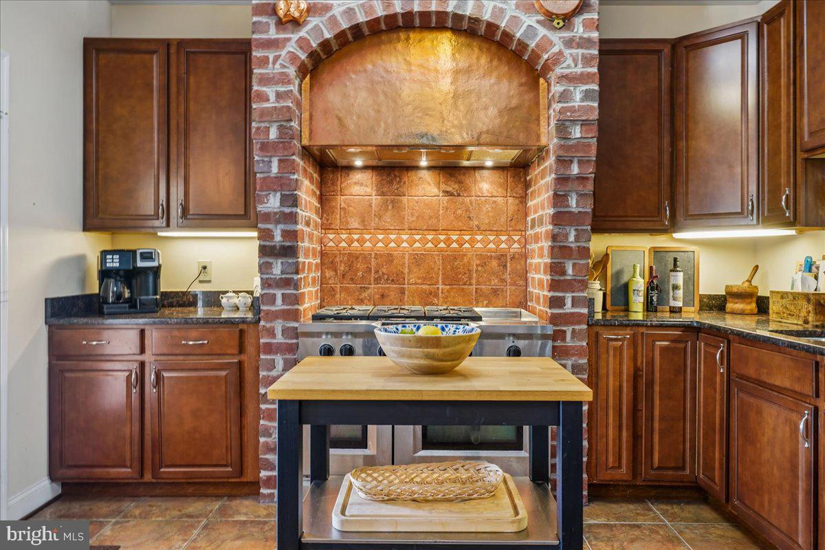 12195 Potomac View Road Newburg, MD 20664 - Photo 32 of 91 Kitchen