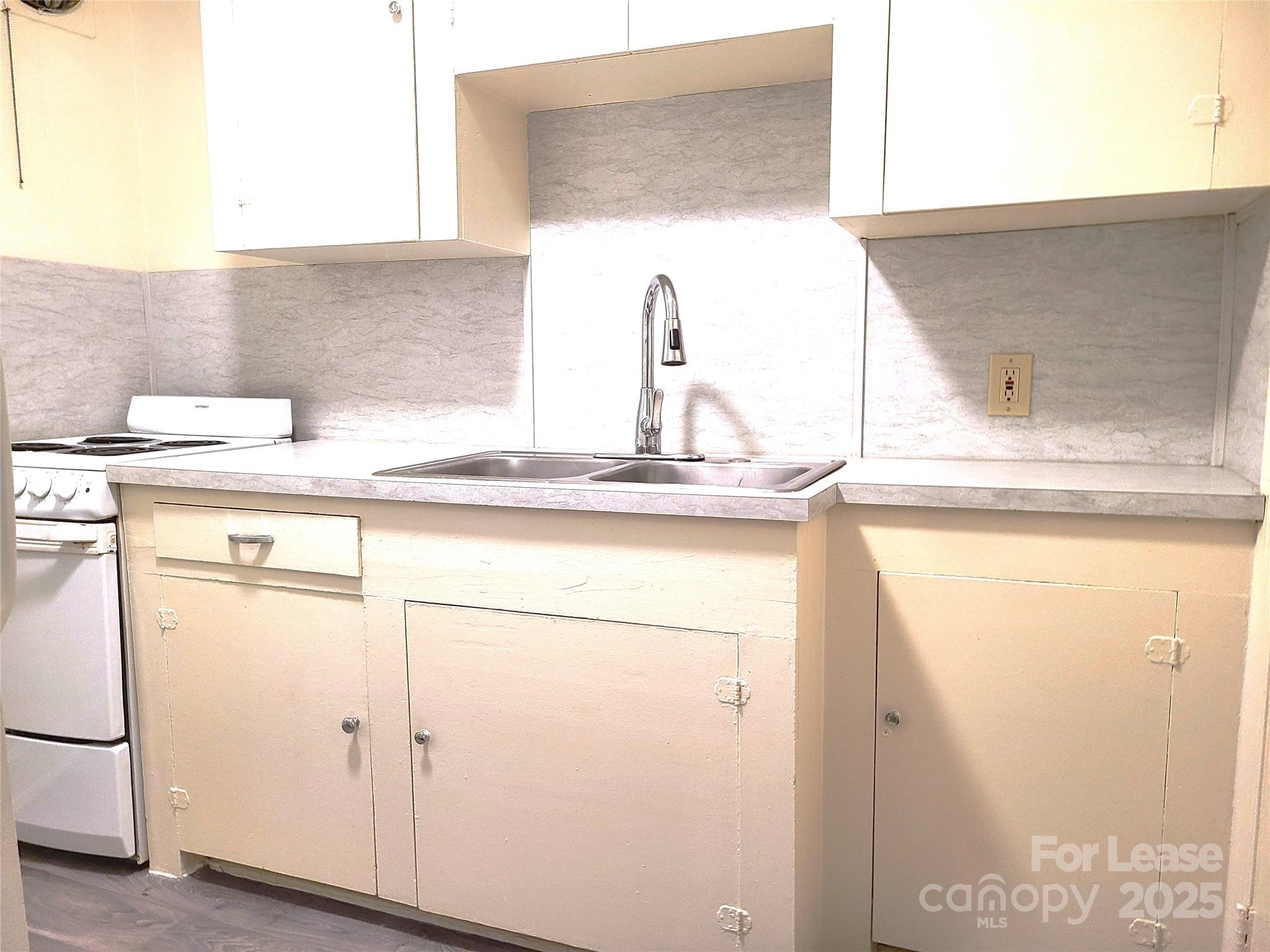 2357 Sharon Road, Unit 3 Charlotte, NC 28211 - Photo 2 of 12