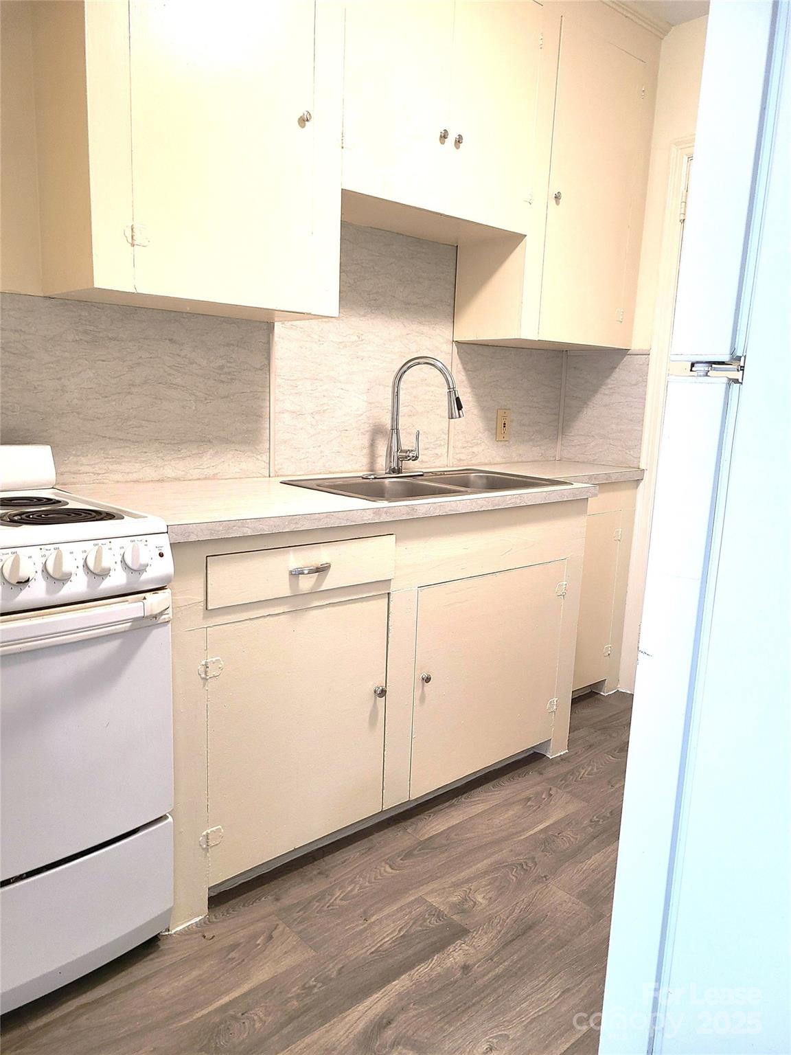 2357 Sharon Road, Unit 3 Charlotte, NC 28211 - Photo 3 of 12
