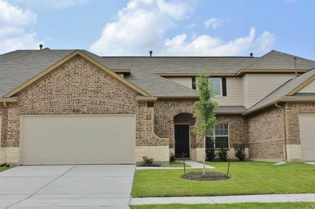 12355 Dona Lane Houston, TX 77044 - Photo 1 of 17