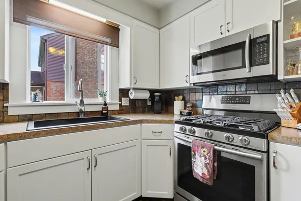 $419,900 | 8270 Birchwood Avenue, Jenison, MI 49428