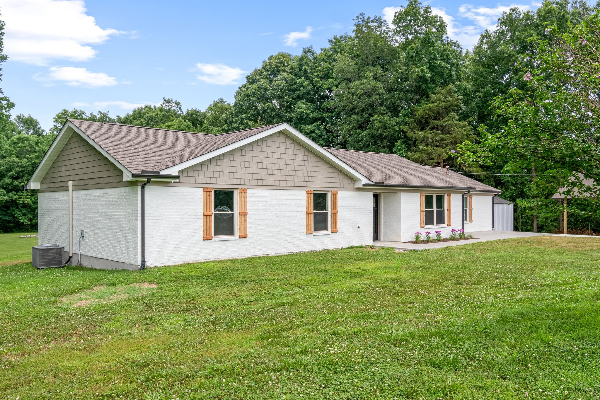 136 Pack Annex Road White Bluff, TN 37187 - Photo 2 of 64 Gallery Image 2