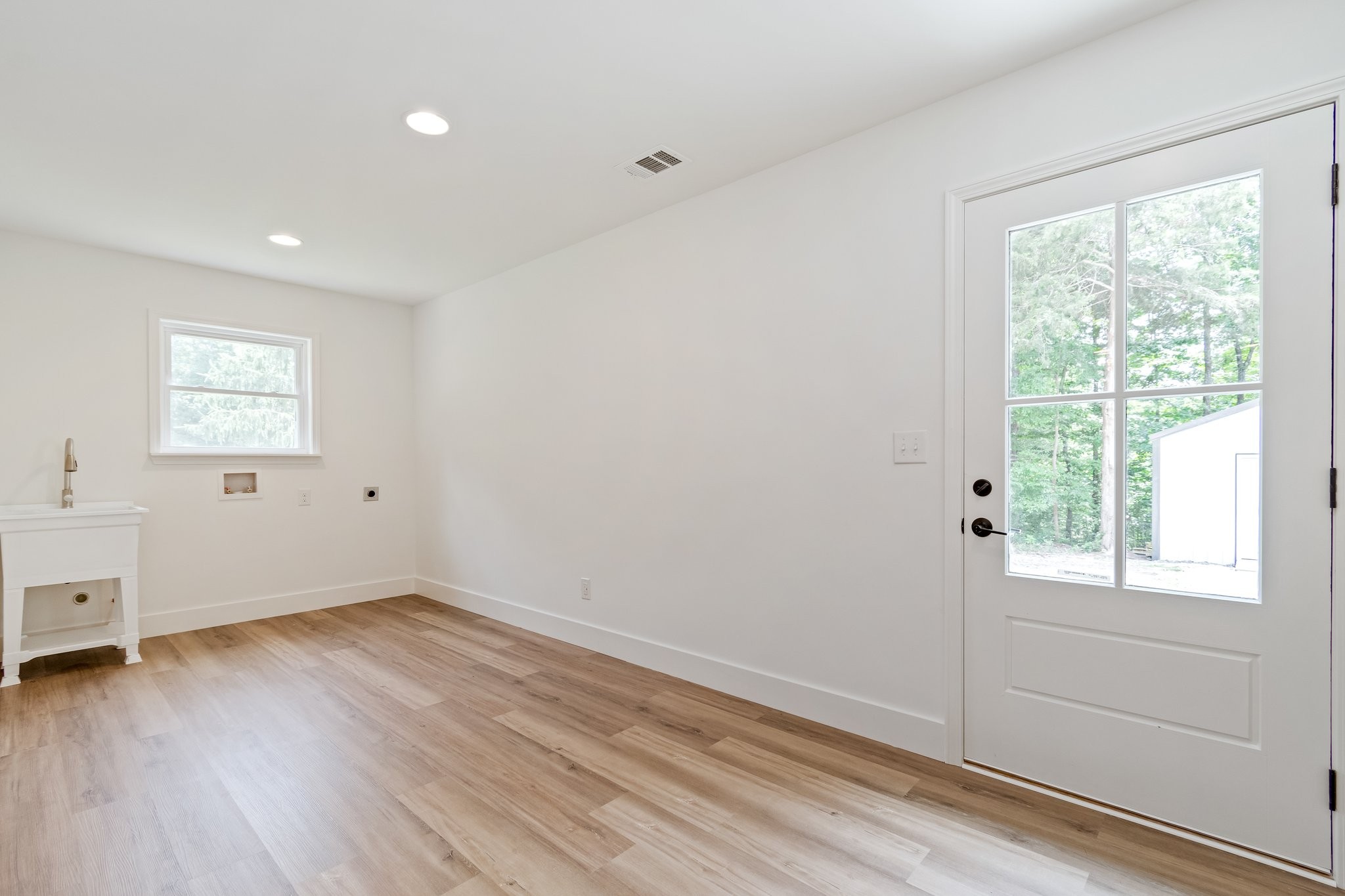 136 Pack Annex Road White Bluff, TN 37187 - Photo 7 of 64 Gallery Image 7