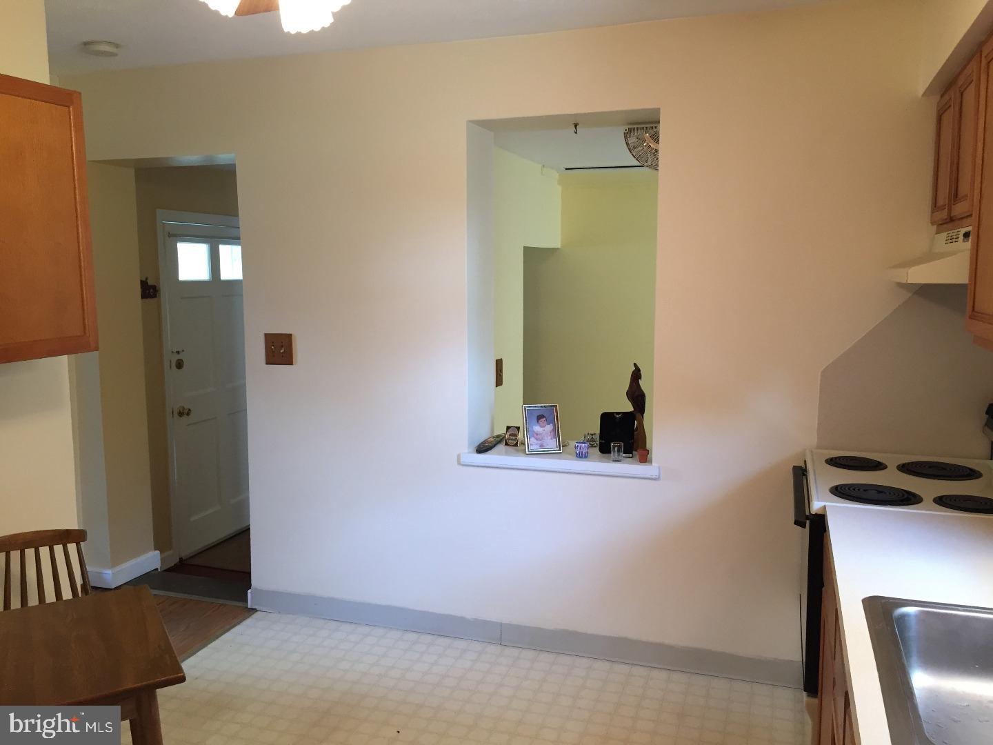 503 Crestview Road Lansdale, PA 19446 - Photo 8 of 25 Kitchen