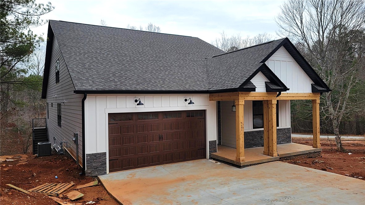 321 Stardust Lane Seneca, SC 29672 - Photo 2 of 23