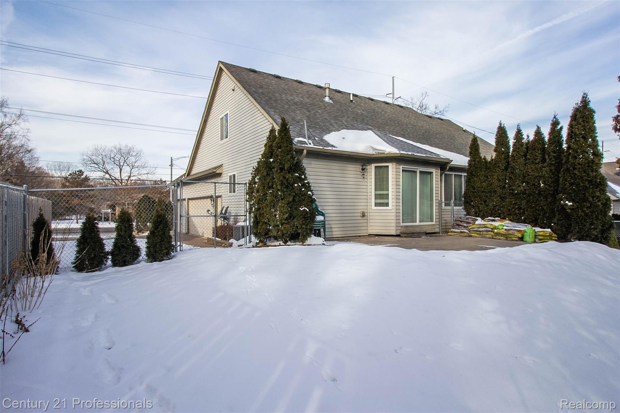 543 South Livernois Road Rochester, MI 48307 - Photo 8 of 40 46.jpg