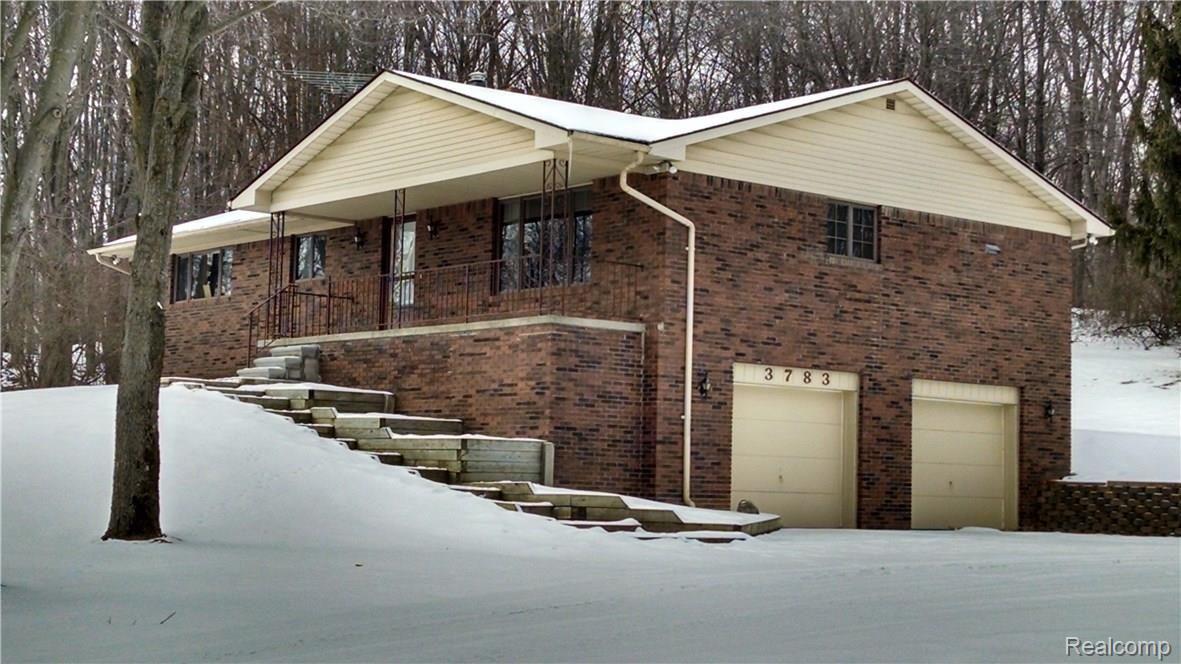 3783 Brighton Road Howell, MI 48843 - Photo 3 of 28 3783 Brighton.jpg