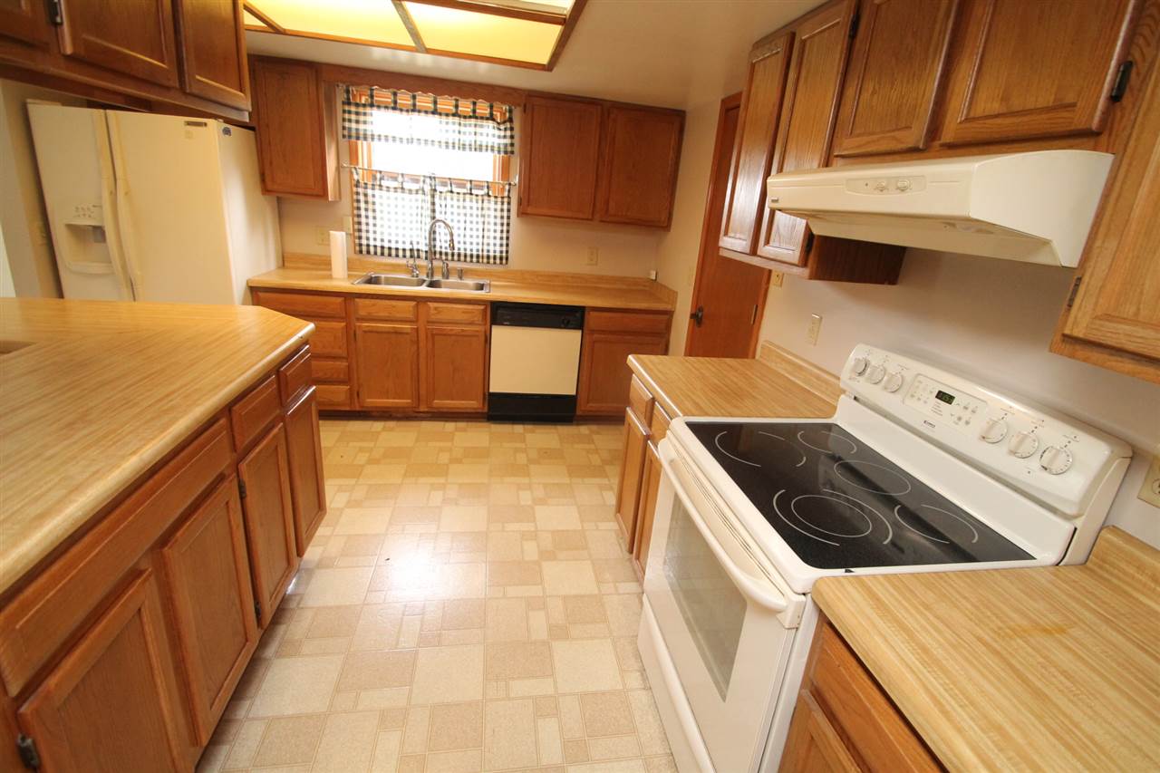 9808 Rainer Pass Fort Wayne, IN 46804 - Photo 7 of 35