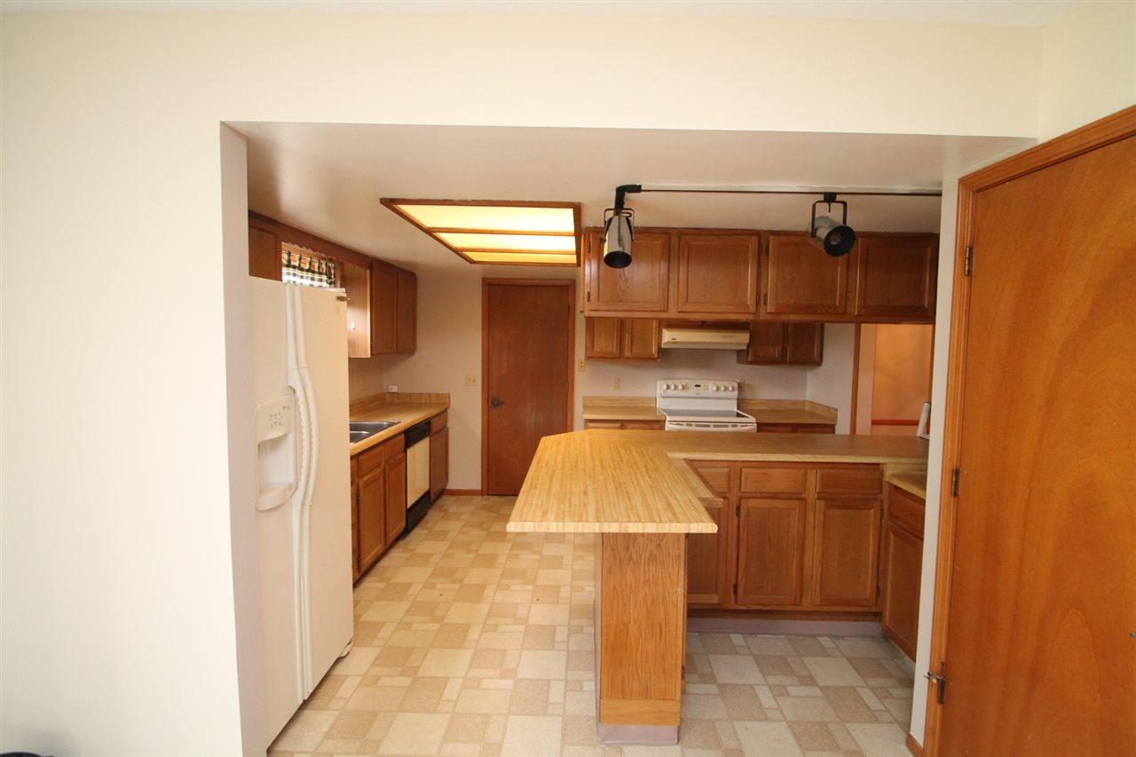 9808 Rainer Pass Fort Wayne, IN 46804 - Photo 10 of 35