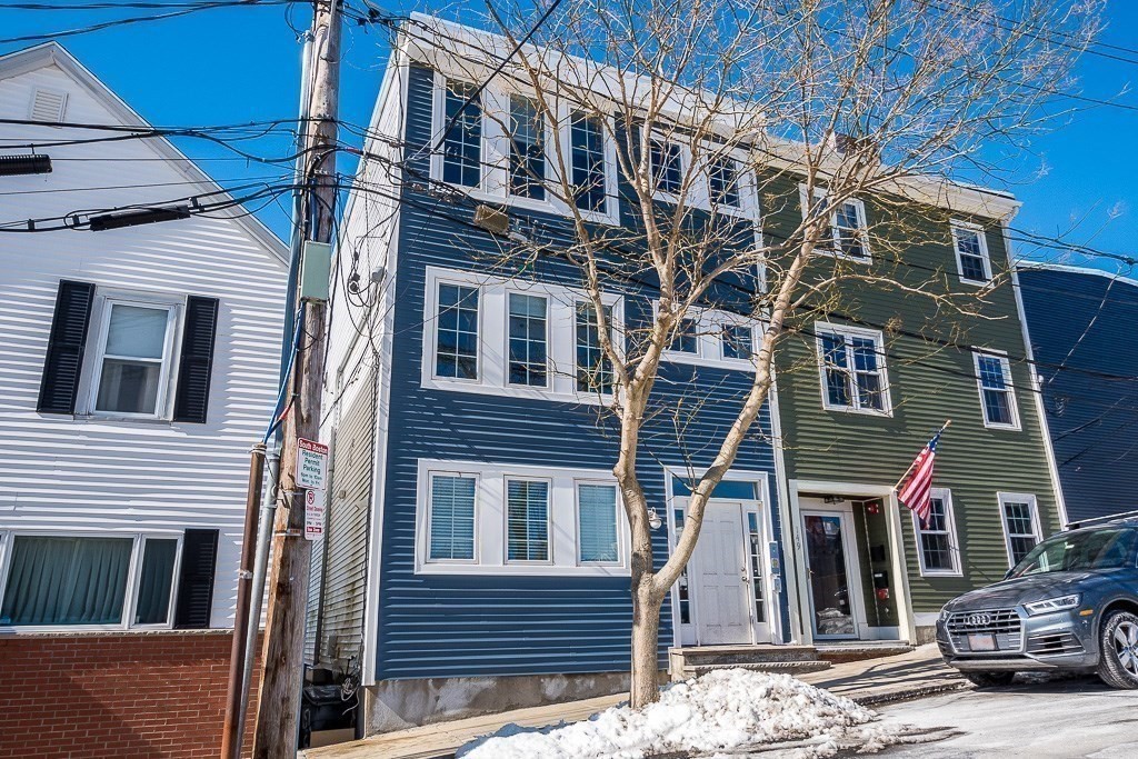 151 G Street, Unit 3 Boston, MA 02127 - Photo 5 of 33 a front view of a house