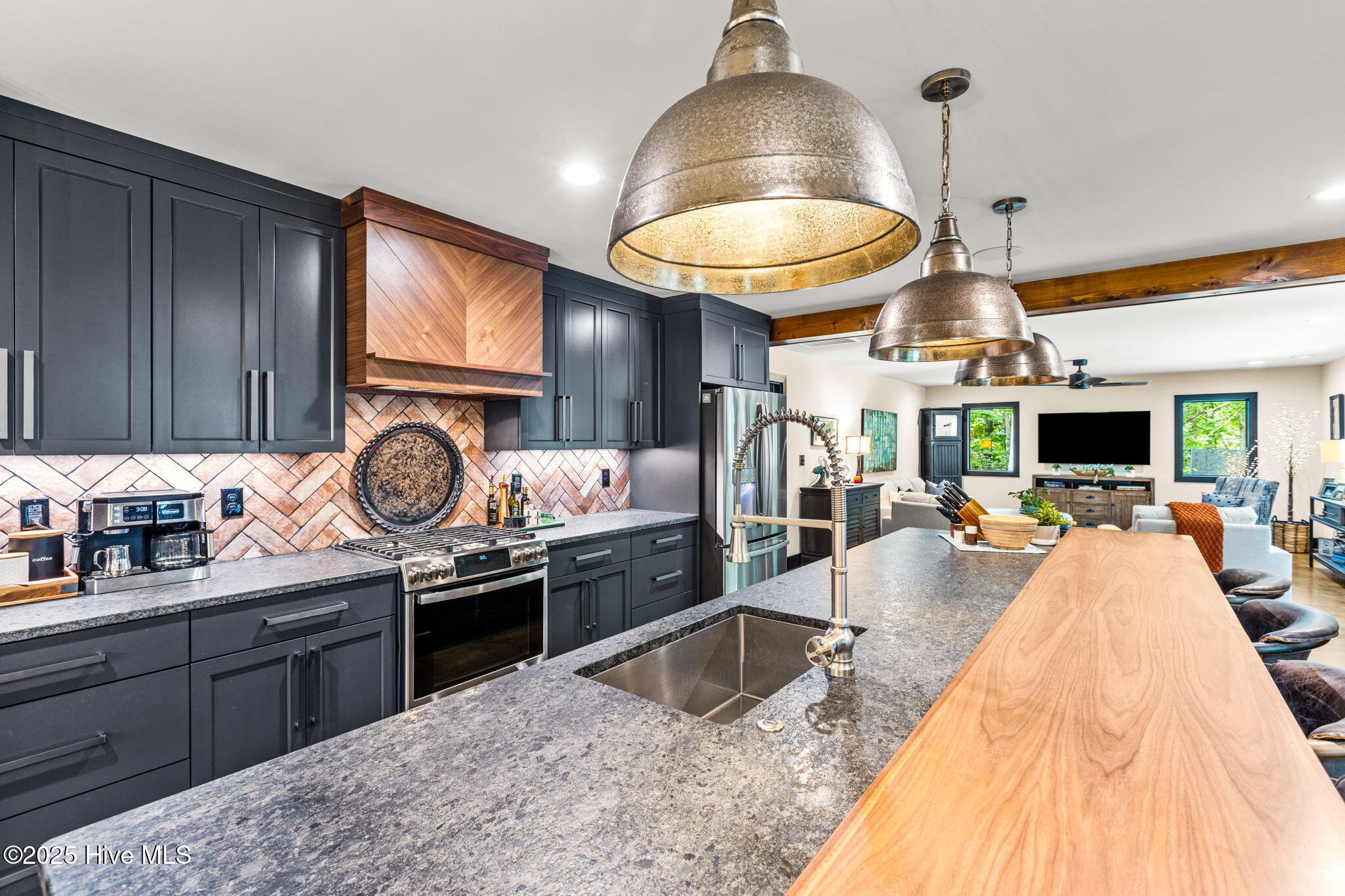 37 Gables Road New Bern, NC 28562 - Photo 12 of 29 Kitchen