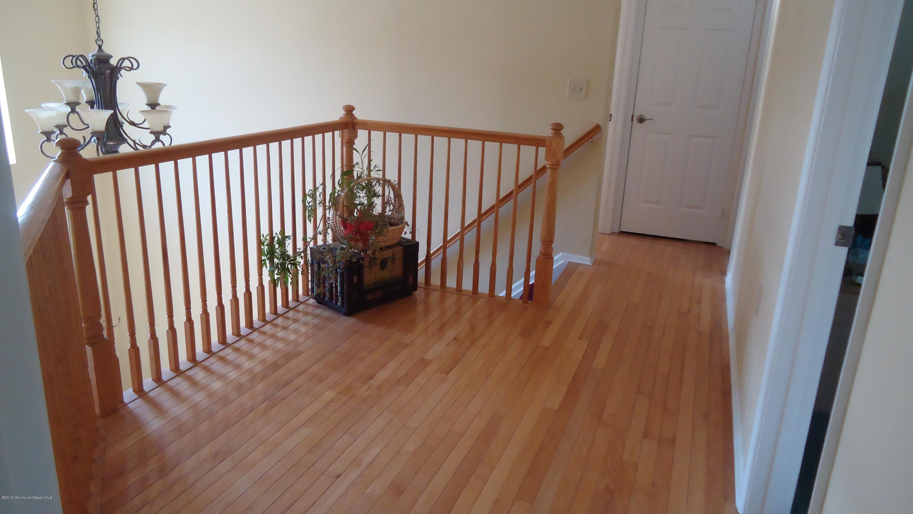 4 Shadow Ridge Court Howell, NJ 07731 - Photo 21 of 42 Second floor foyer
