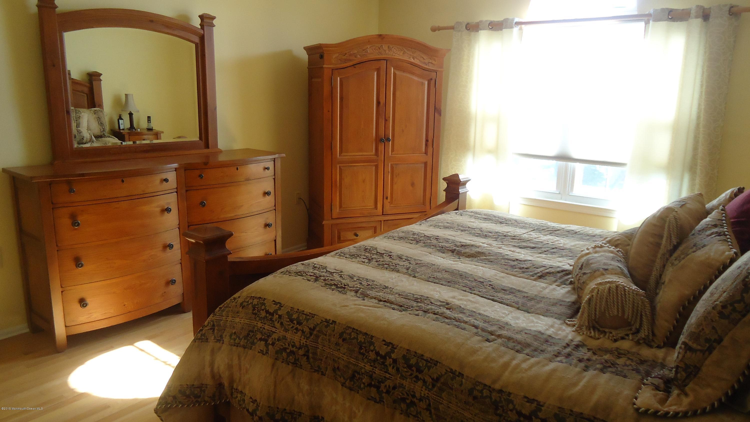 4 Shadow Ridge Court Howell, NJ 07731 - Photo 28 of 42 Master Bedroom