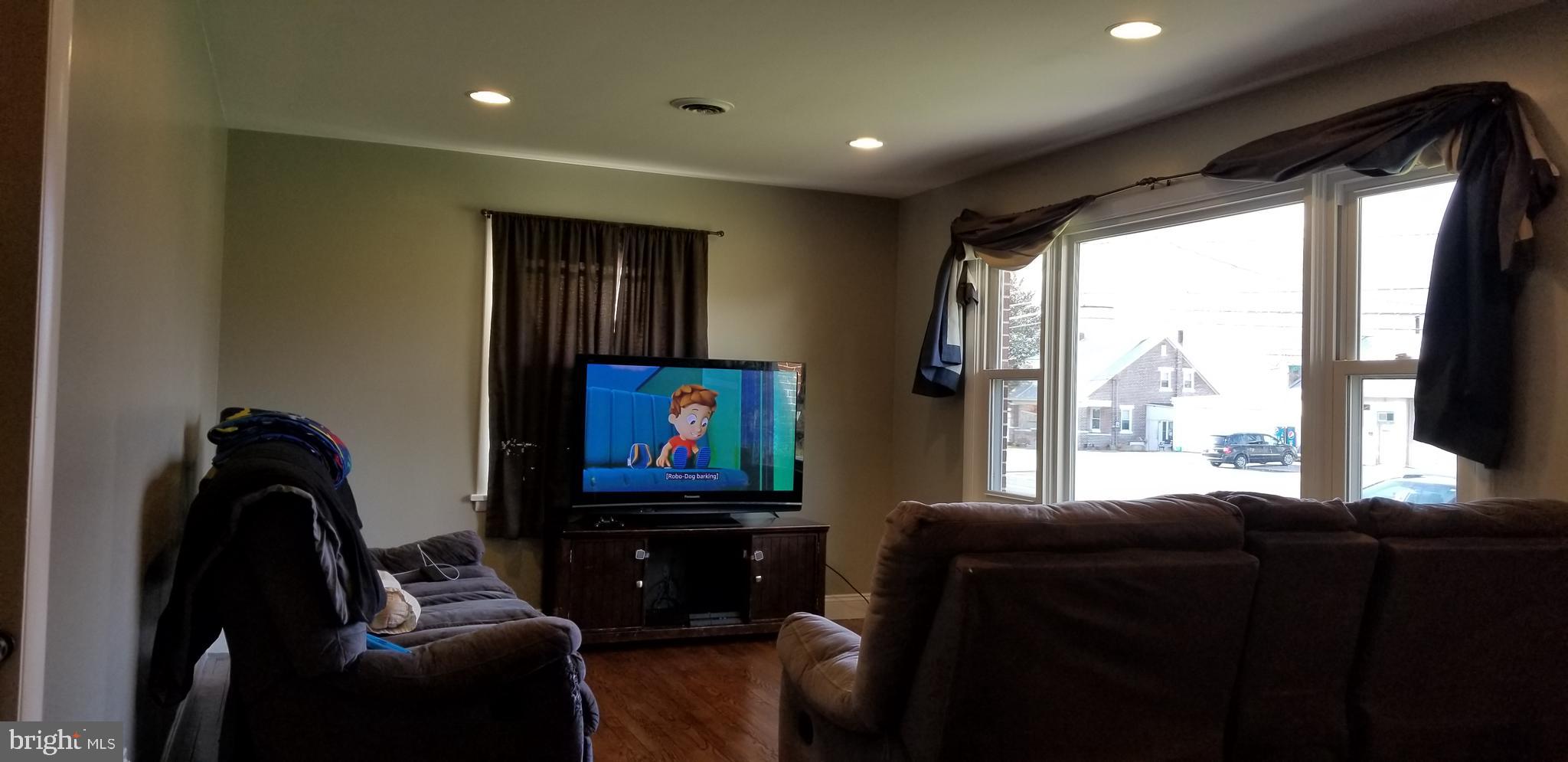 Unstaged photo for appraisal use