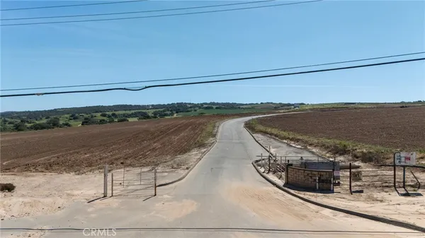 $14,448,888 | 0 East Clark Avenue, Santa Maria, CA 93455