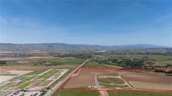 $14,448,888 | 0 East Clark Avenue, Santa Maria, CA 93455