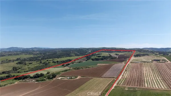 $14,448,888 | 0 East Clark Avenue, Santa Maria, CA 93455