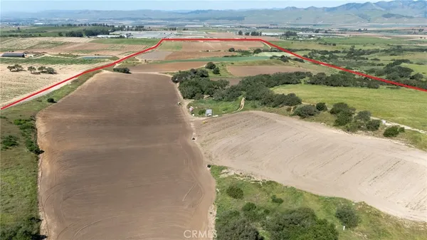 $14,448,888 | 0 East Clark Avenue, Santa Maria, CA 93455