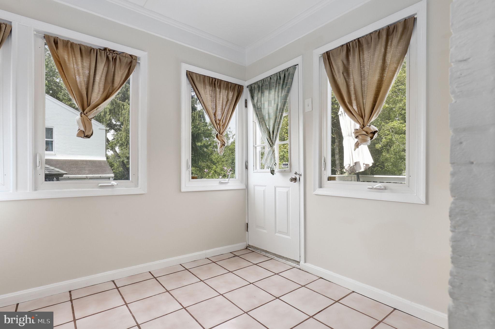 9614 Dilston Road Silver Spring, MD 20903 - Photo 13 of 37