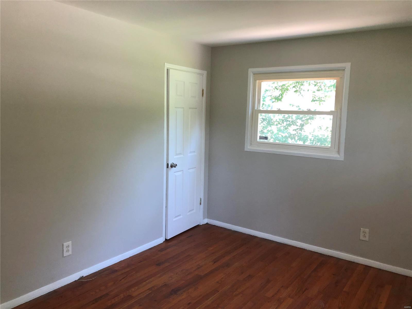 11621 Larimore Road St. Louis, MO 63138 - Photo 3 of 14