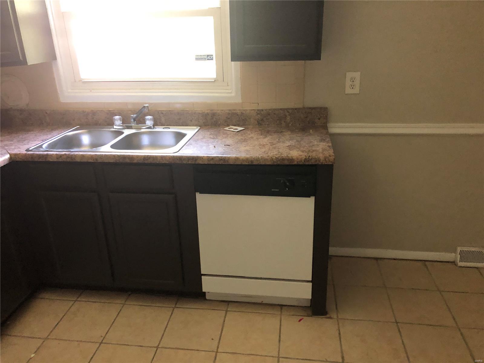 11621 Larimore Road St. Louis, MO 63138 - Photo 7 of 14