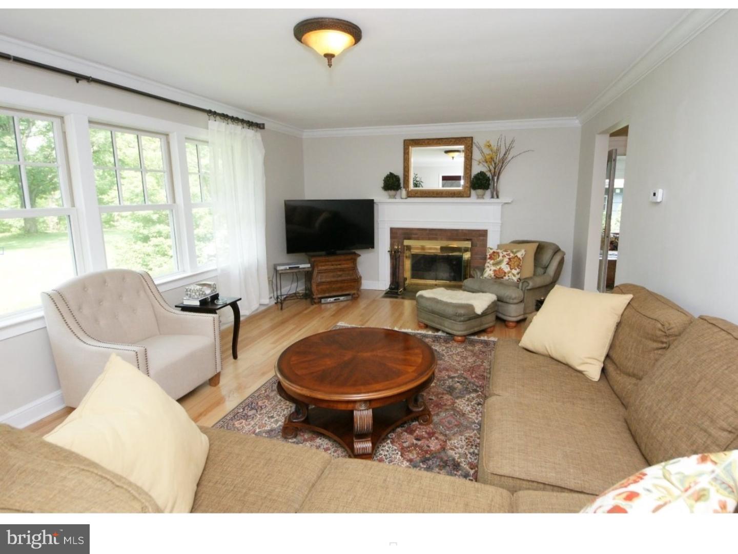 216 King George Road Pennington, NJ 08534 - Photo 4 of 25