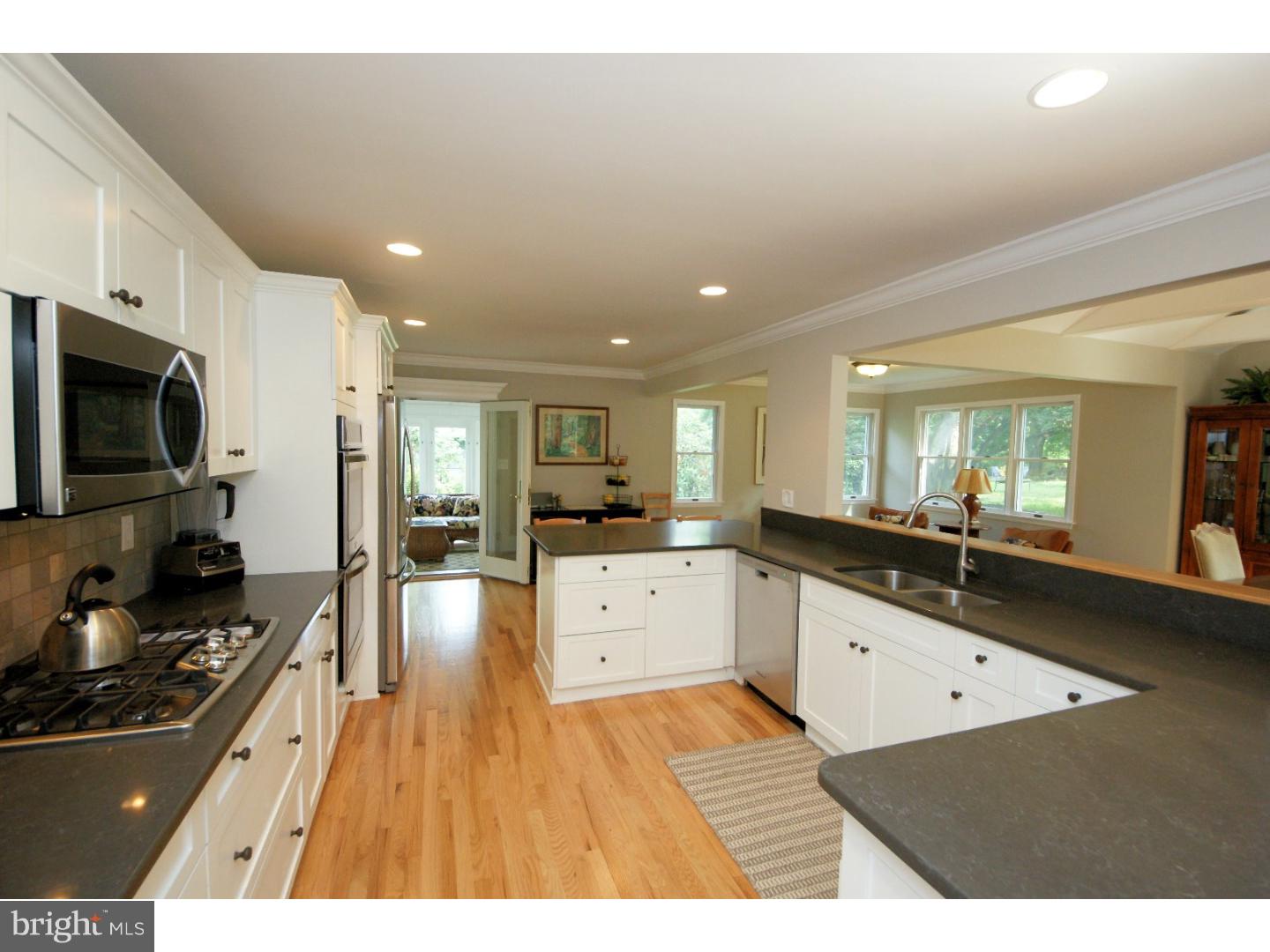 216 King George Road Pennington, NJ 08534 - Photo 6 of 25