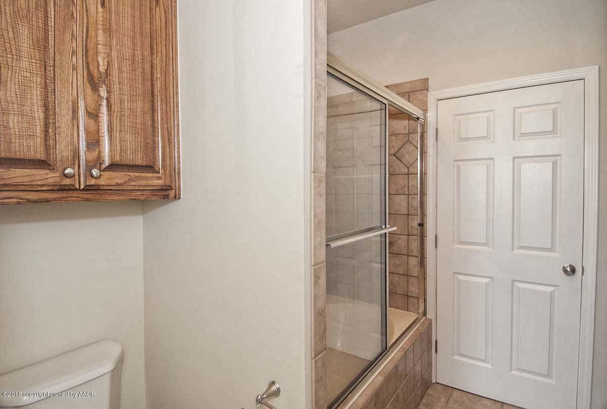 9251 Greyhawk Road Amarillo, TX 79119 - Photo 33 of 63 BATHROOM 2 VIEW 2
