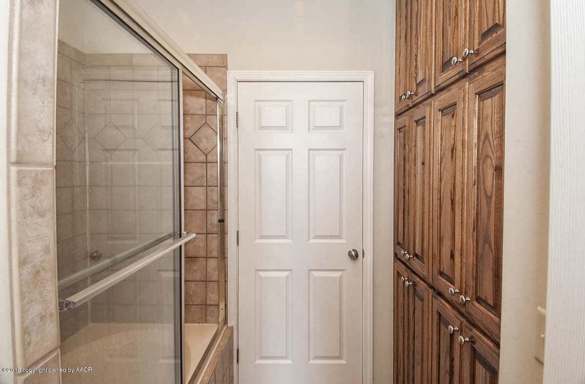 9251 Greyhawk Road Amarillo, TX 79119 - Photo 34 of 63 BATHROOM 2 VIEW 3