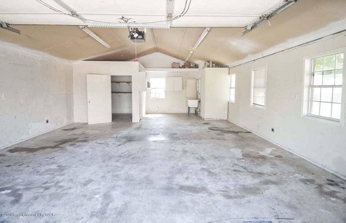 9251 Greyhawk Road Amarillo, TX 79119 - Photo 62 of 63 GARAGE 2 VIEW 1