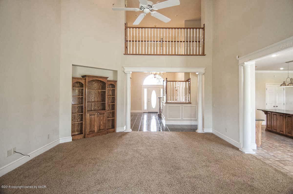 9251 Greyhawk Road Amarillo, TX 79119 - Photo 8 of 63 LIVING VIEW 2