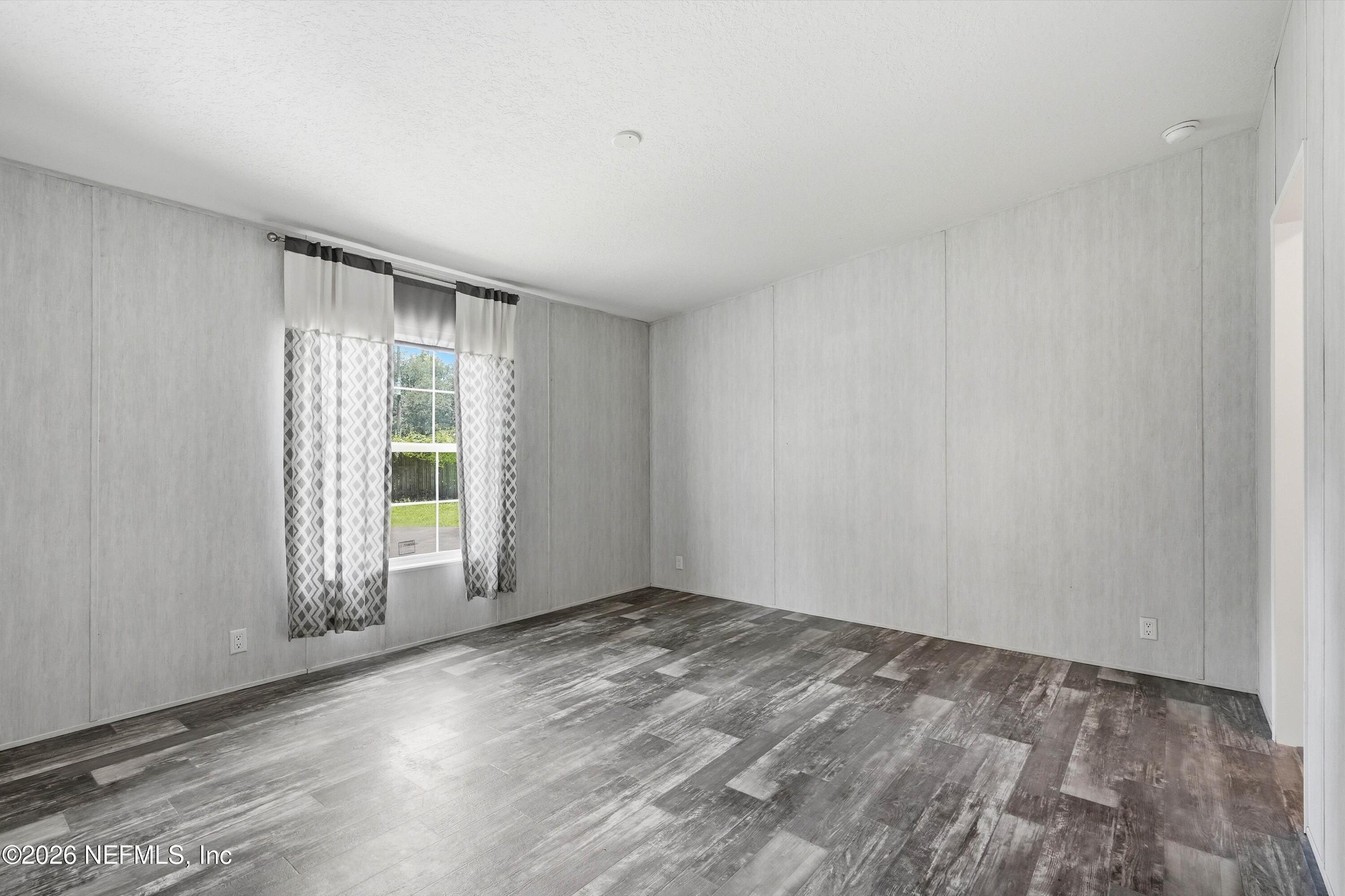 12965 Duval Lake Road East Jacksonville, FL 32218 - Photo 13 of 35 12-Primary Bedroom