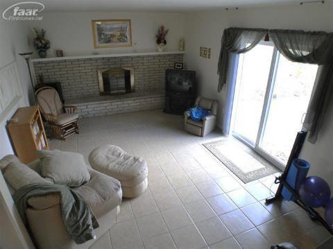 13087 White Lake Road Fenton, MI 48430 - Photo 12 of 20 20279131-11.JPG