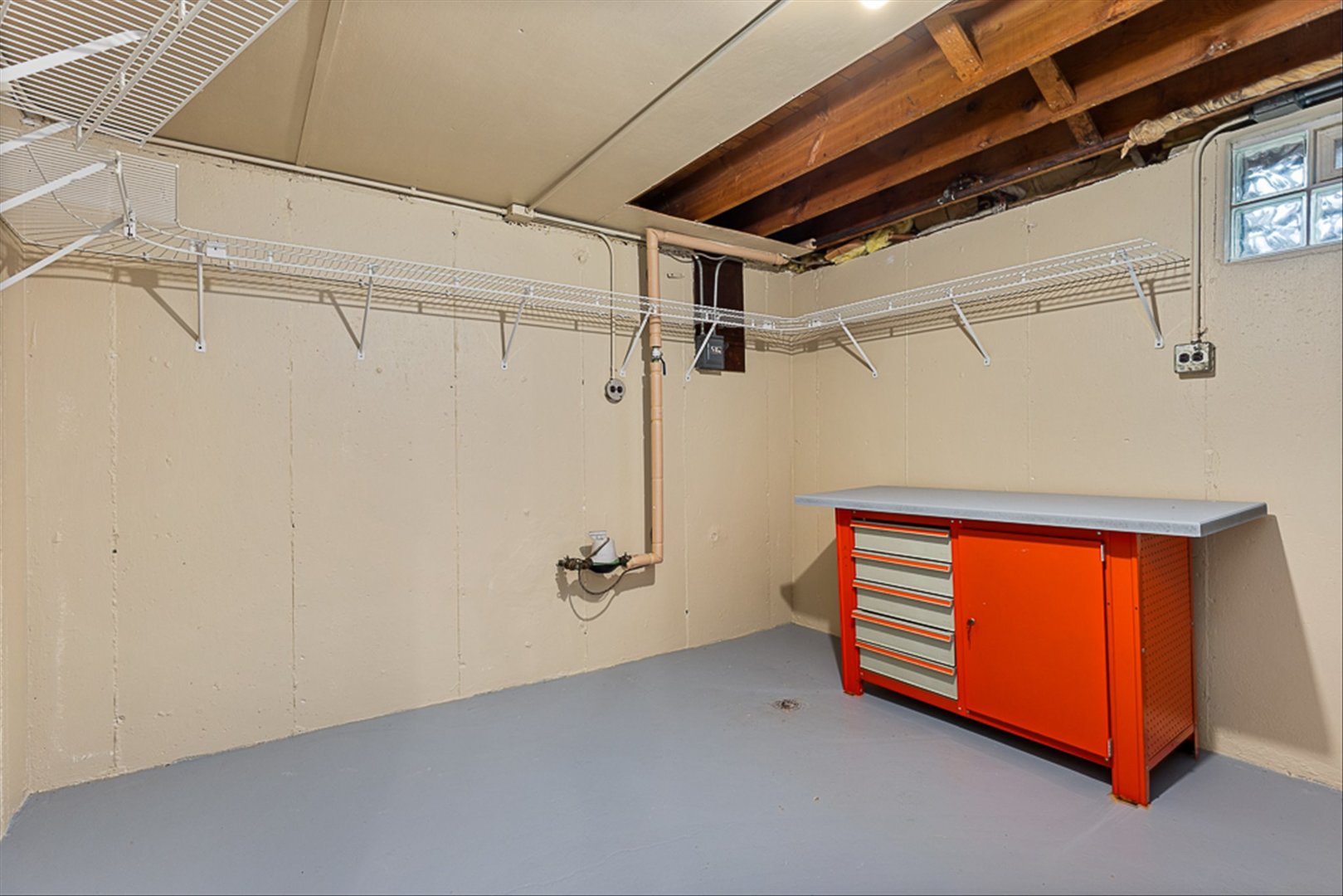 5631 South Oak Street Hinsdale, IL 60521 - Photo 24 of 38 a view of a room with racks on the wall