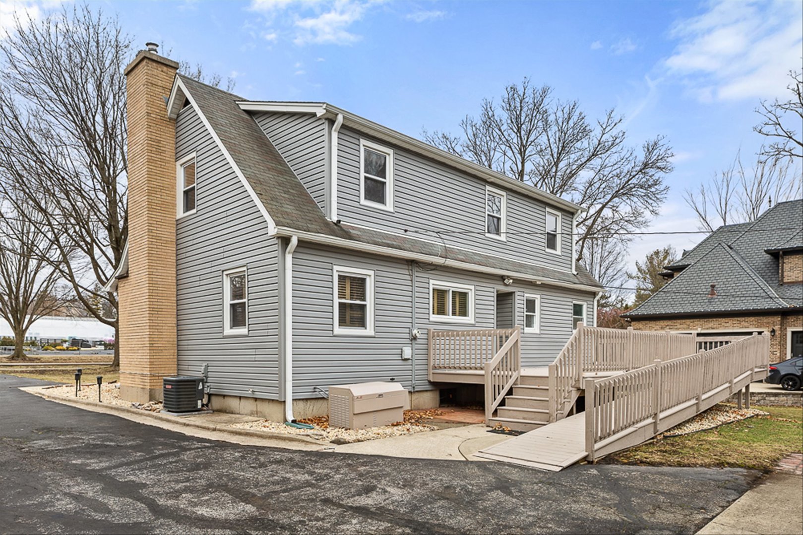 5631 South Oak Street Hinsdale, IL 60521 - Photo 29 of 38 a view of a house with a yard