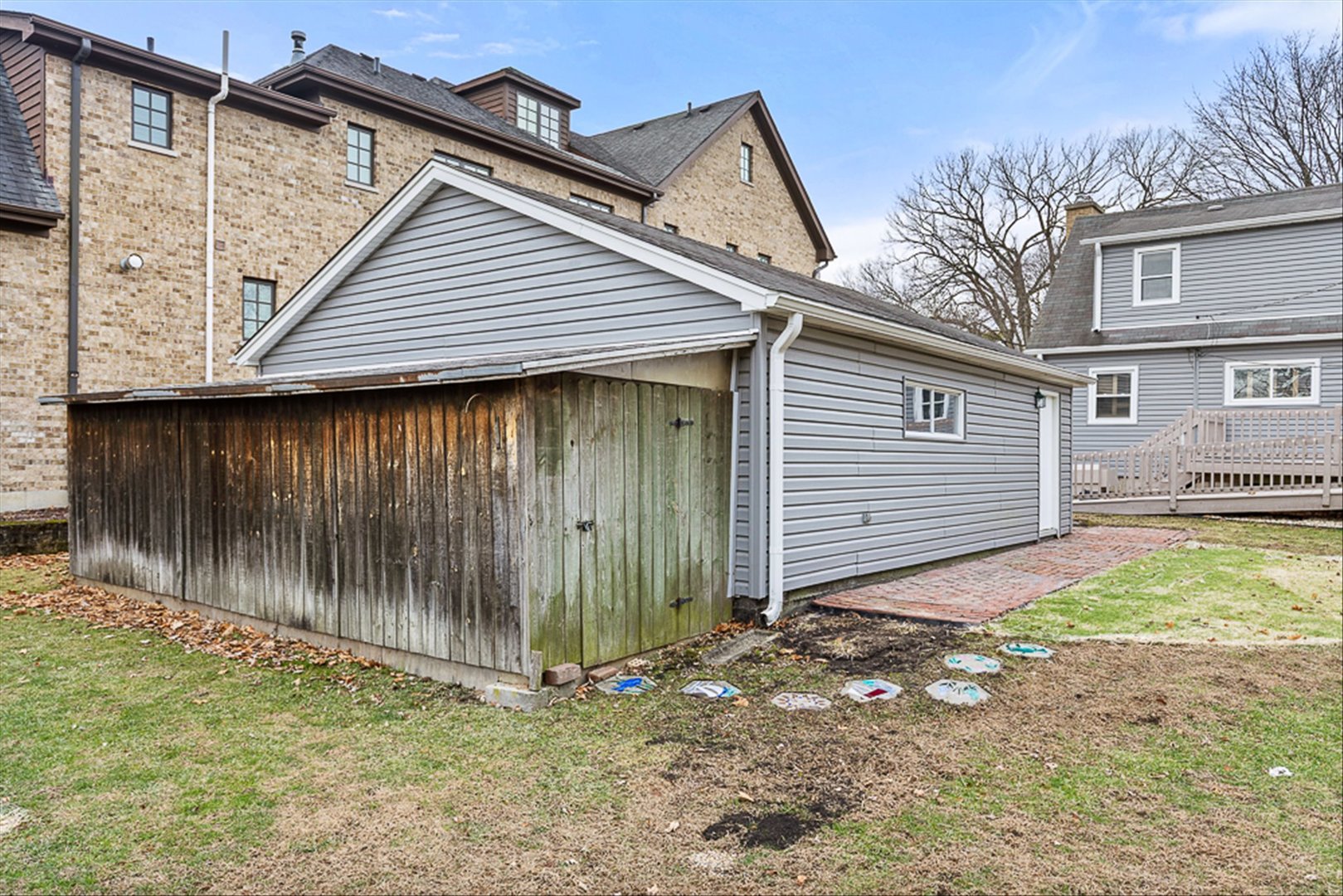 5631 South Oak Street Hinsdale, IL 60521 - Photo 35 of 38 a backyard of a house